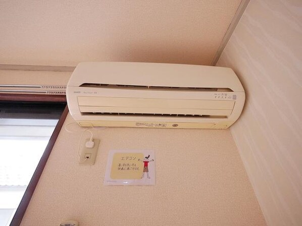 吉川タウンハウス IIの物件内観写真